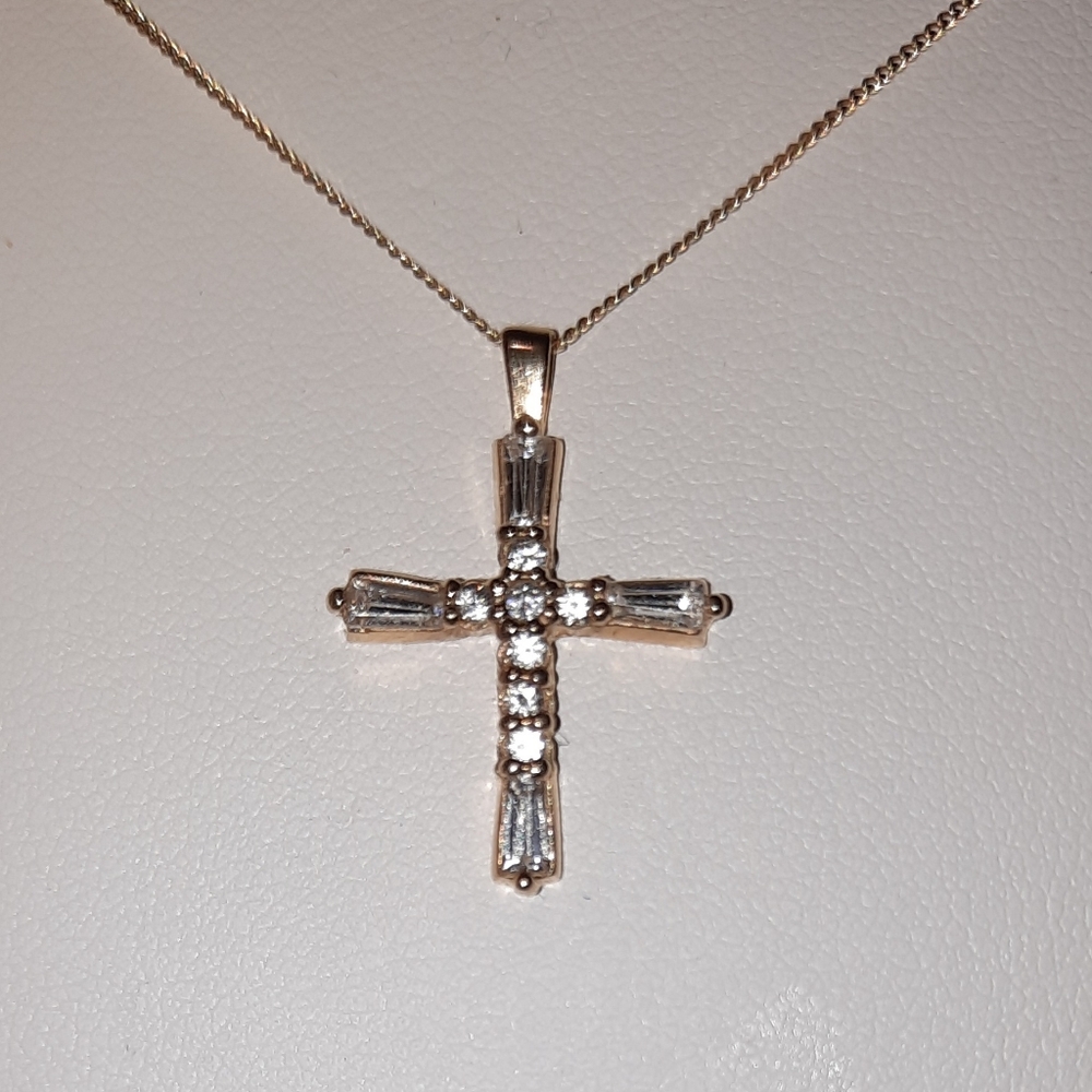 NWOT AUTHENTIC GENUINE SOLID  10K YELLOW GOLD CZ DIAMONELLE CROSS PENDANT CHARM